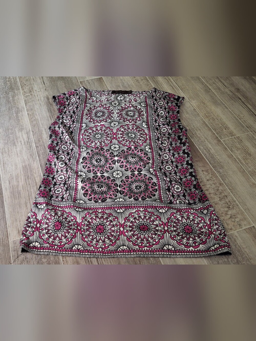 Womens Bohemian Artsy The Limited Sleeveless Top Size XS.
